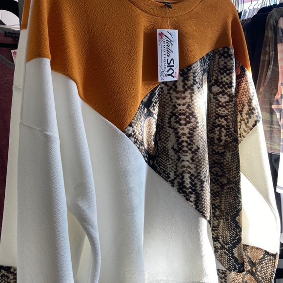 Multi color long sleeve top. Snake skin pattern. - Picture 5 of 5